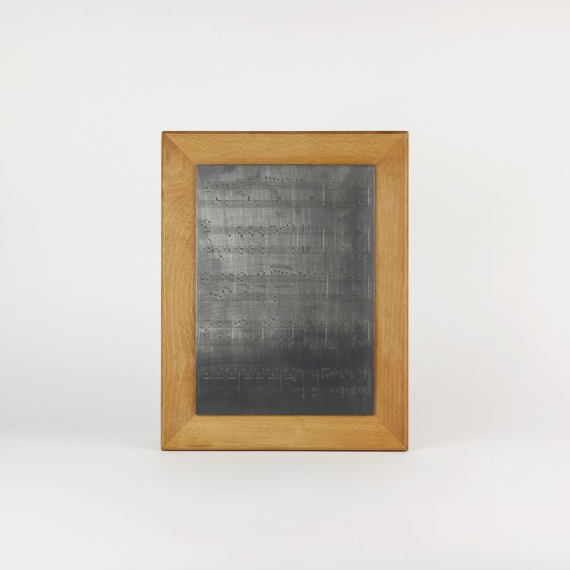 手彫り原典版 金属製楽譜プレート（木製額付き）／Music engraving plate, mounted on a wooden plaque